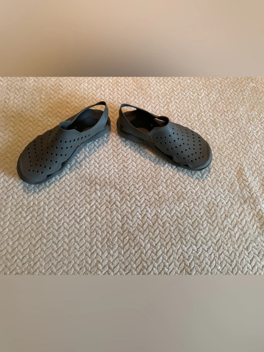 CROCS‎ Men’s Grey Swiftwater Wave Sandals Size 5